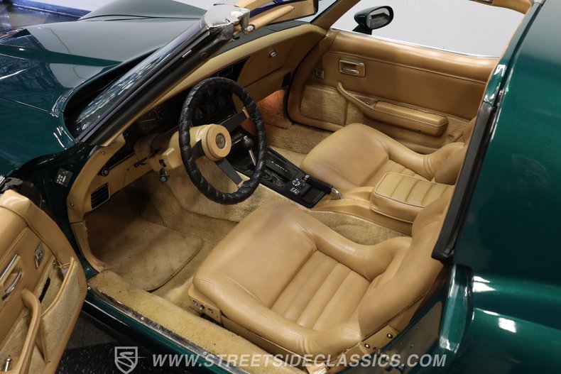 Chevrolet-Corvette-1982-Green-Tan-15