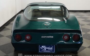 Chevrolet-Corvette-1982-Green-Tan-18