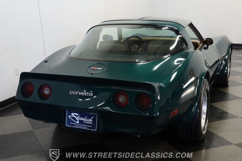 Chevrolet-Corvette-1982-Green-Tan-19