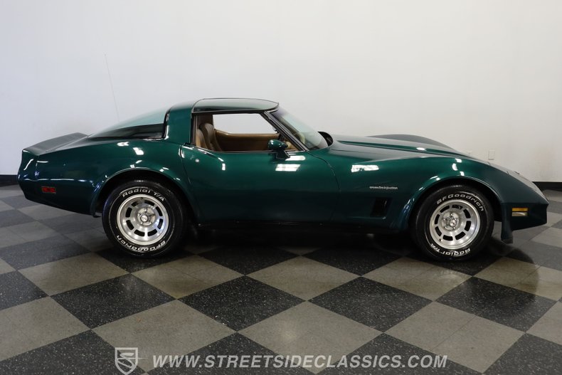 Chevrolet-Corvette-1982-Green-Tan-2