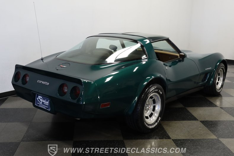 Chevrolet-Corvette-1982-Green-Tan-20