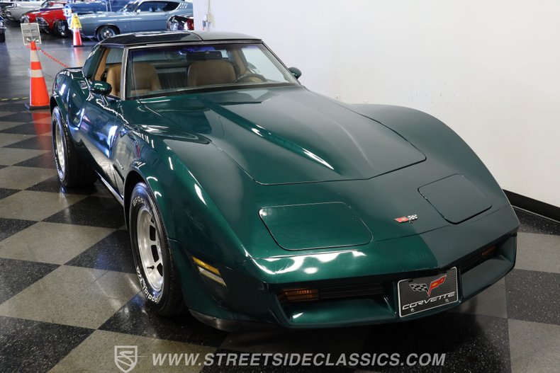 Chevrolet-Corvette-1982-Green-Tan-22