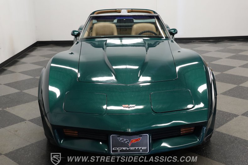 Chevrolet-Corvette-1982-Green-Tan-23