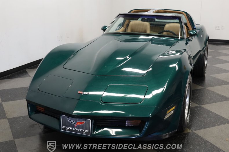 Chevrolet-Corvette-1982-Green-Tan-24