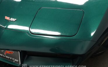 Chevrolet-Corvette-1982-Green-Tan-25