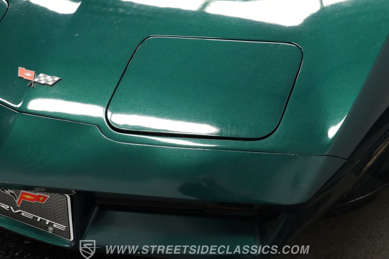 Chevrolet-Corvette-1982-Green-Tan-25