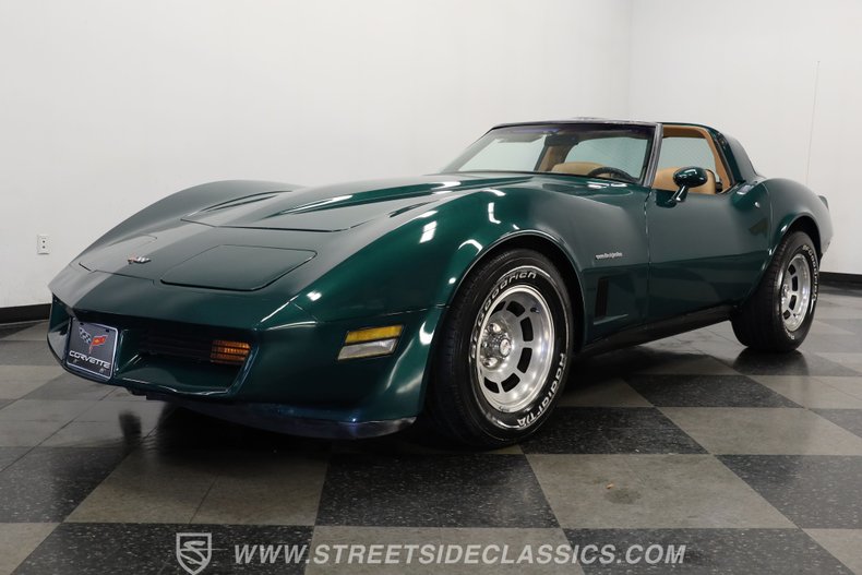 Chevrolet-Corvette-1982-Green-Tan-26