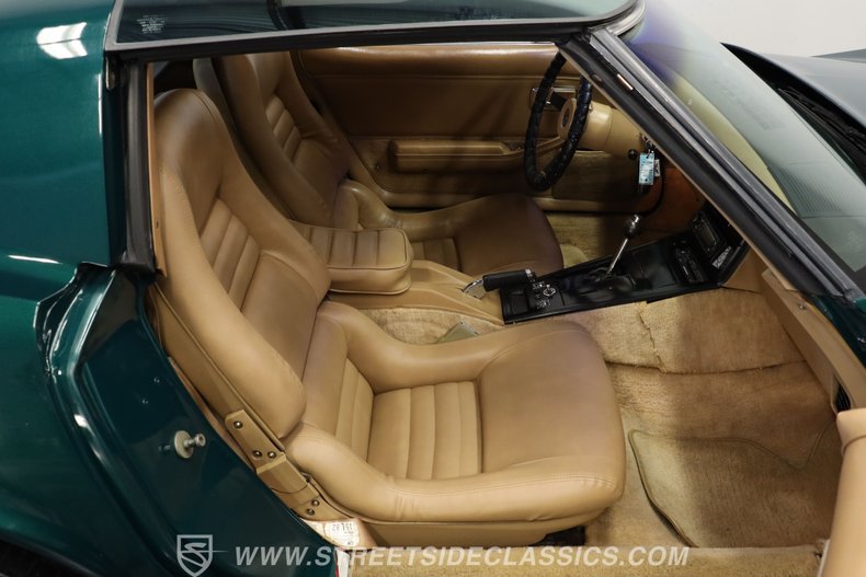 Chevrolet-Corvette-1982-Green-Tan-39