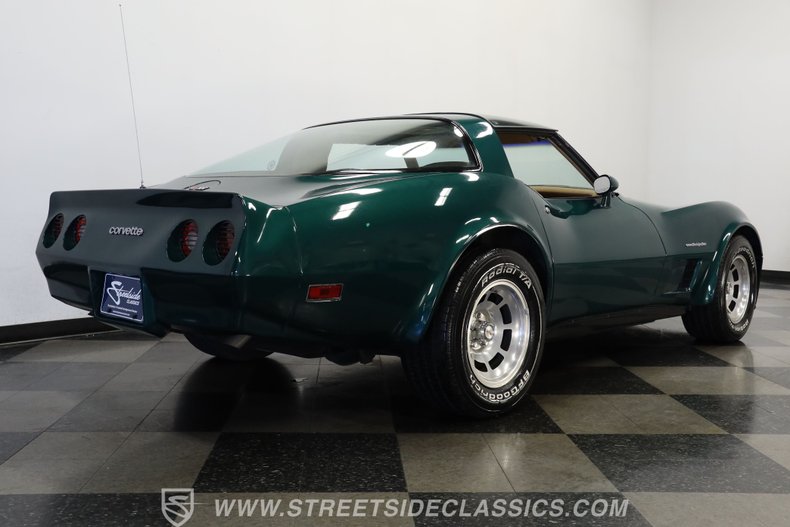 Chevrolet-Corvette-1982-Green-Tan-45