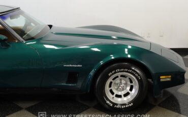 Chevrolet-Corvette-1982-Green-Tan-5