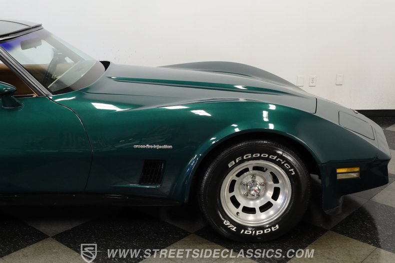 Chevrolet-Corvette-1982-Green-Tan-5