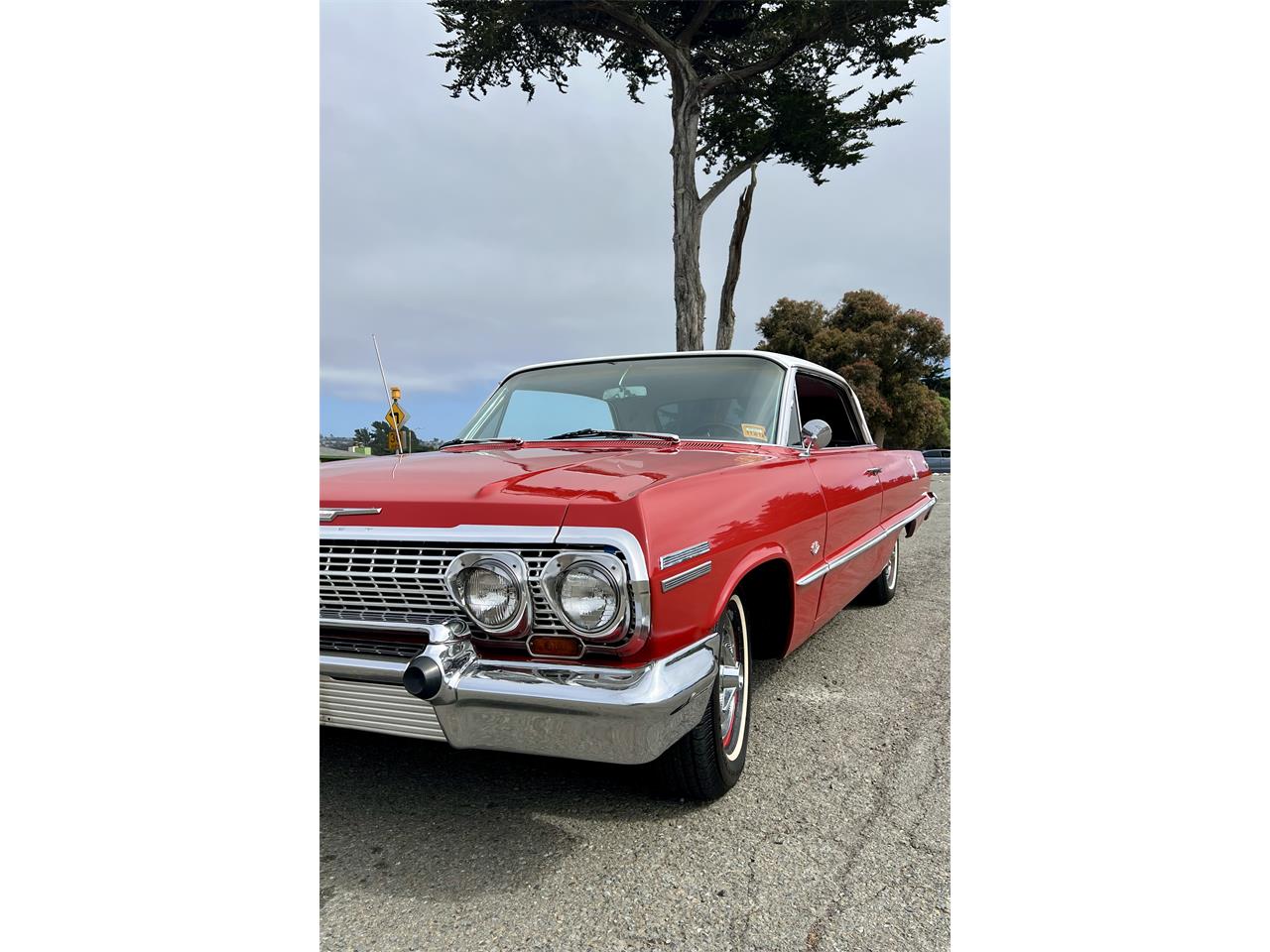 Chevrolet-Impala-1963-Red-White-Red