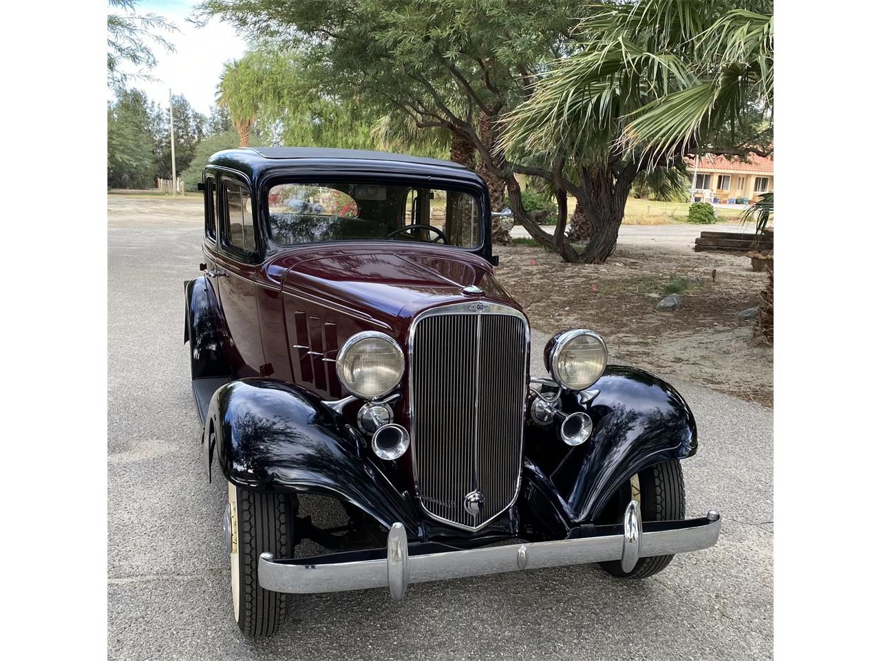 Chevrolet-Sedan-1933-Burgundy-Camel