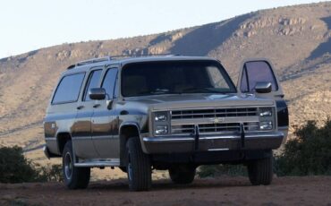 Chevrolet-suburban-v1500-12-ton-1988-brown