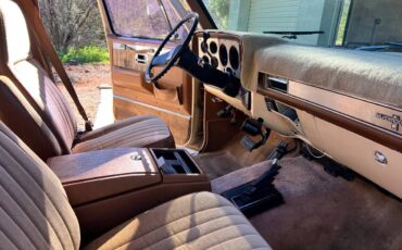 Chevrolet-suburban-v1500-12-ton-1988-brown-4