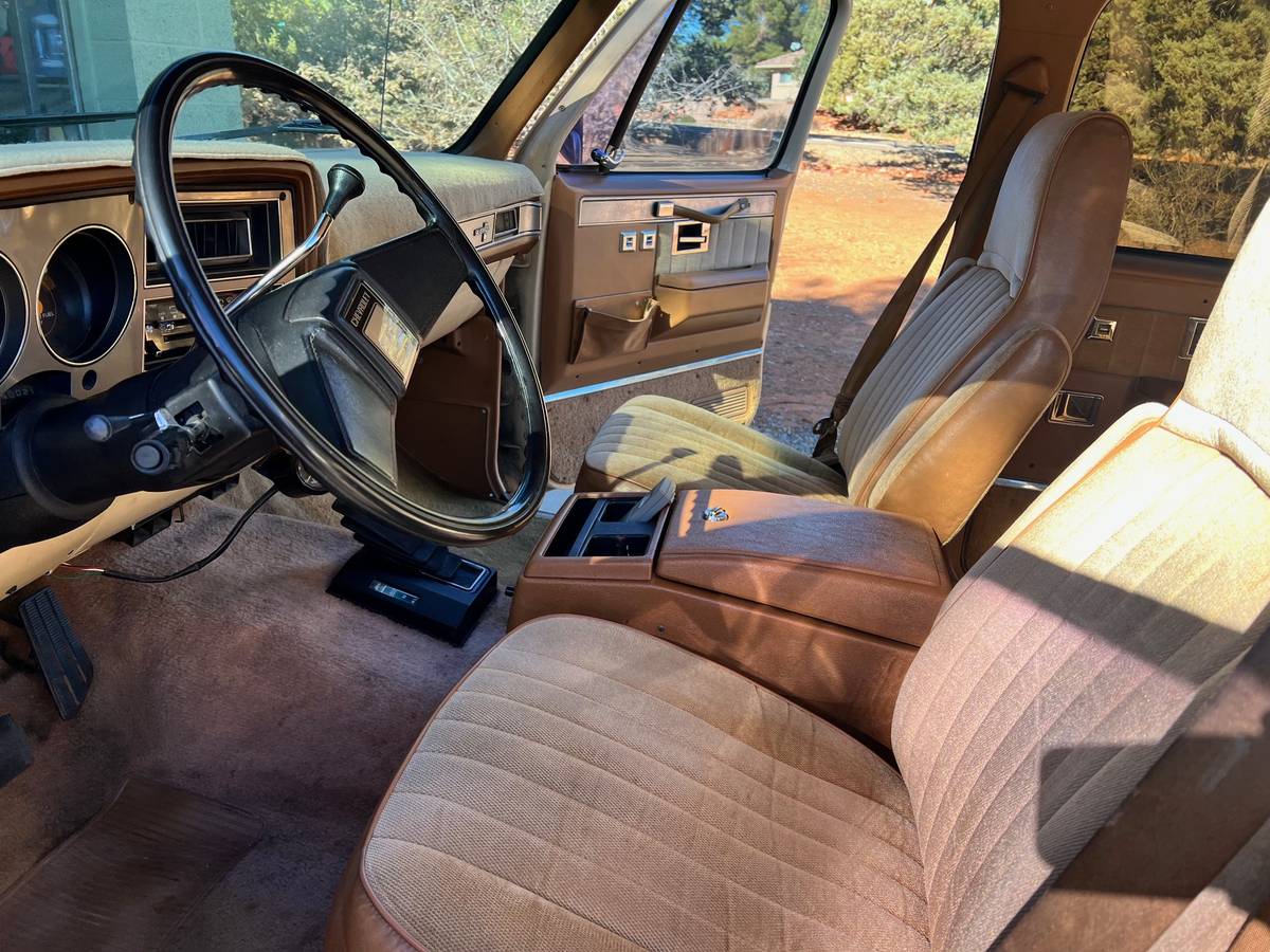 Chevrolet-suburban-v1500-12-ton-1988-brown-5