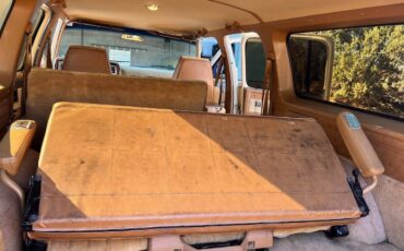 Chevrolet-suburban-v1500-12-ton-1988-brown-8