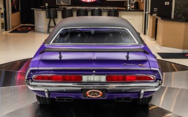 Dodge-Challenger-1970-Coupe-15