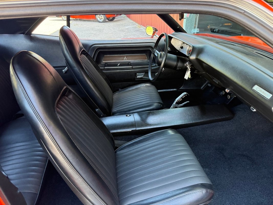 Dodge-Challenger-1971-13