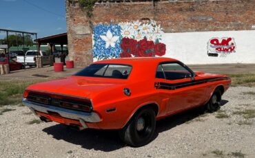 Dodge-Challenger-1971-3