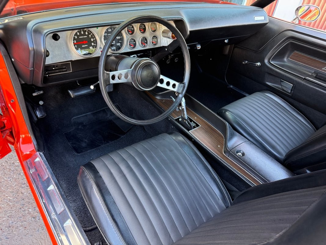 Dodge-Challenger-1971-8