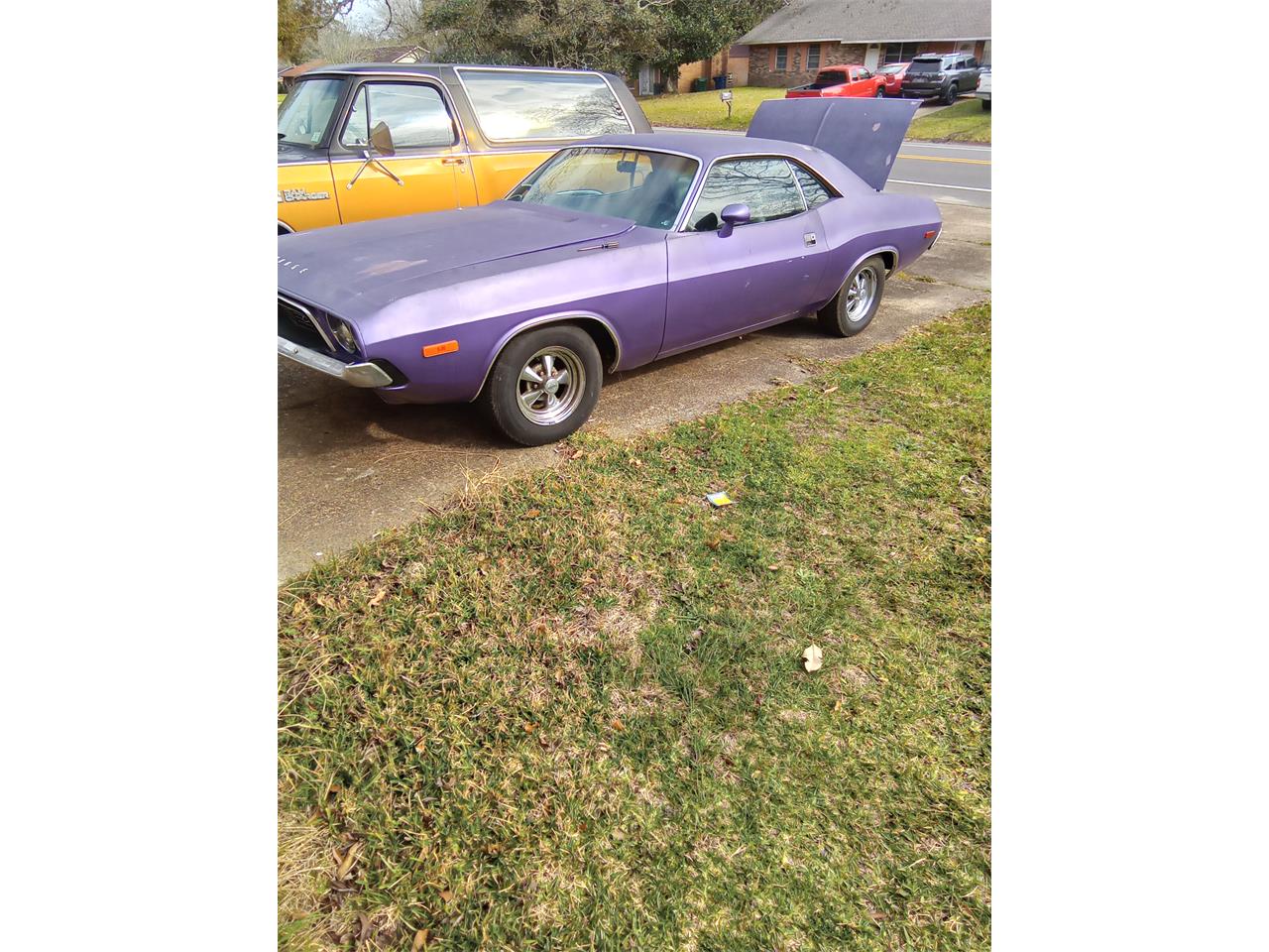 Dodge-Challenger-1973-Purple-Black
