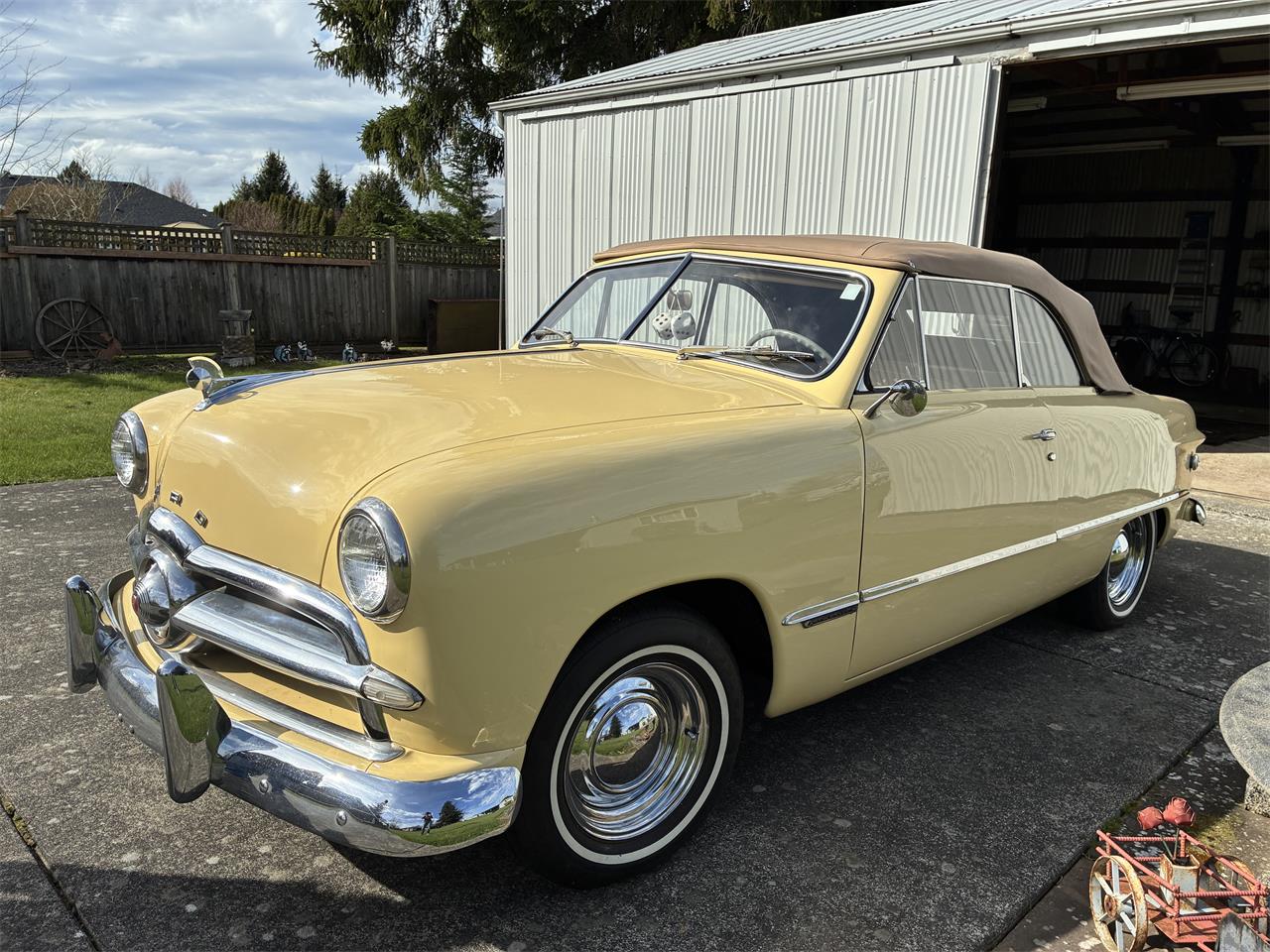 Ford-2-dr-coupe-1949-Mia-Mi-Cream-Tan
