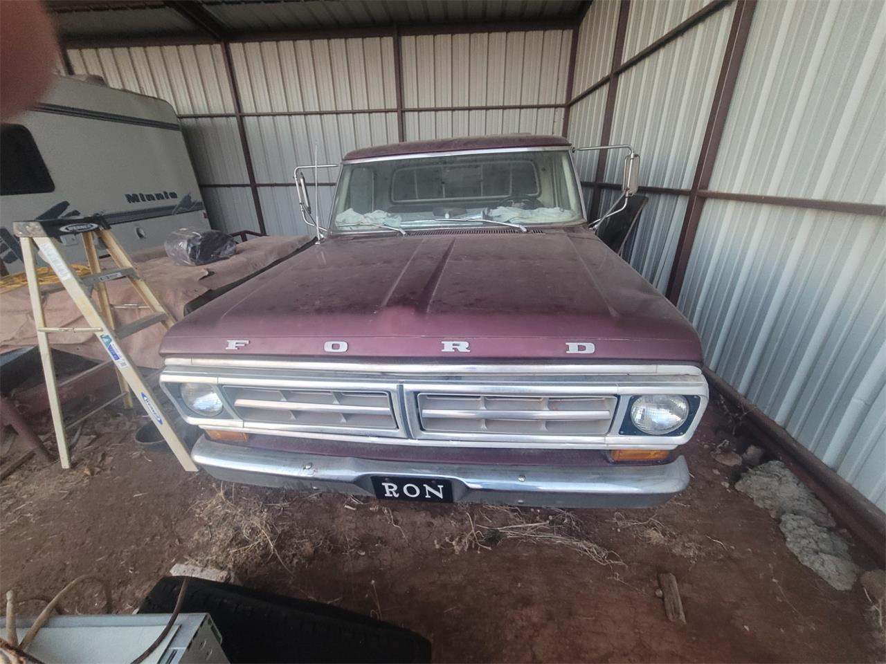 Ford-34-ton-pickup-1971-Crimson-Black