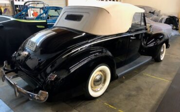 Ford-Deluxe-1940-Black-tan-2