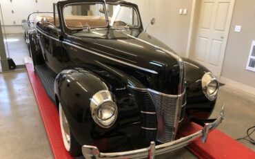 Ford-Deluxe-1940-Black-tan-3