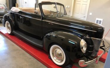 Ford-Deluxe-1940-Black-tan-4