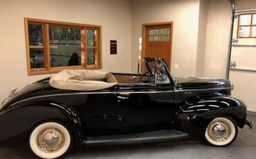 Ford-Deluxe-1940-Black-tan-7