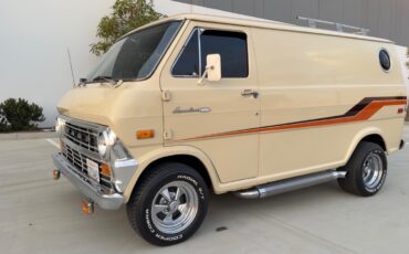 Ford-E-Series-Van-1973-Minivan-13