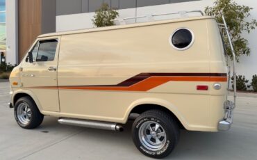 Ford-E-Series-Van-1973-Minivan-15