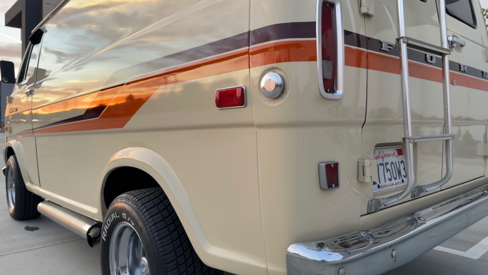 Ford-E-Series-Van-1973-Minivan-20