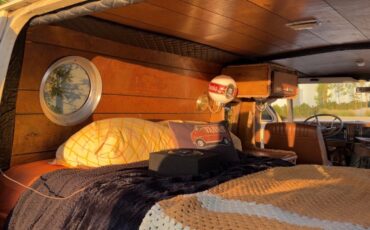 Ford-E-Series-Van-1973-Minivan-31