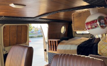 Ford-E-Series-Van-1973-Minivan-33