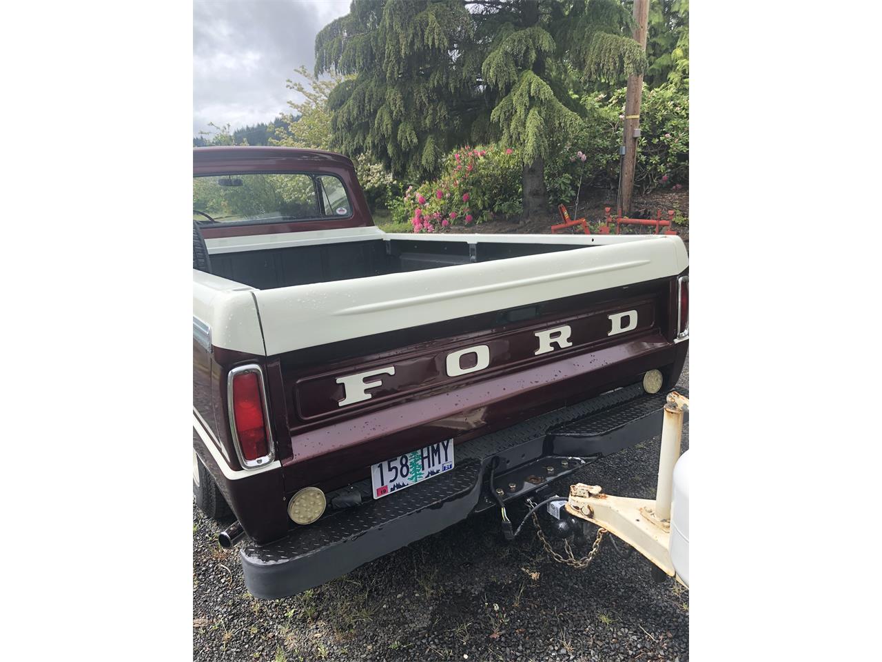Ford-F100-1966-Burgundy-2-tone-wht-Burgundy