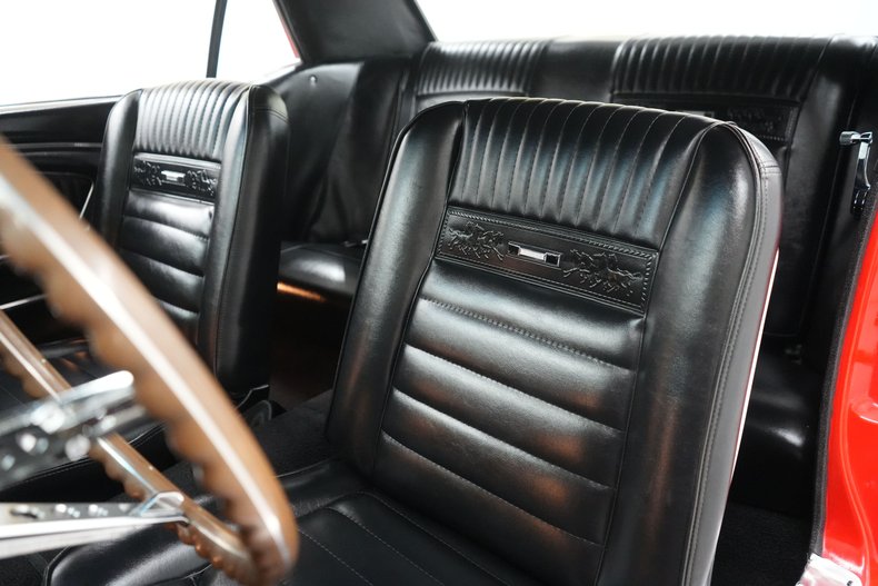 Ford-Mustang-1965-Red-Black-12