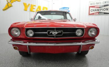 Ford-Mustang-1965-Red-Black-19