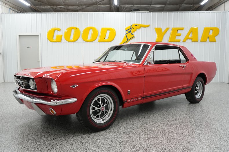 Ford-Mustang-1965-Red-Black-20