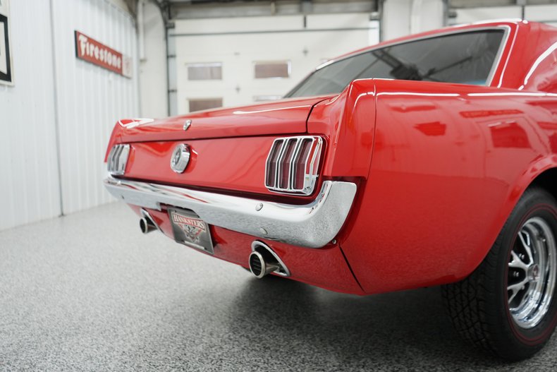 Ford-Mustang-1965-Red-Black-26