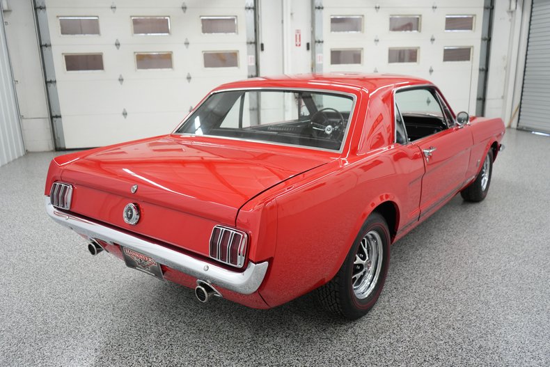 Ford-Mustang-1965-Red-Black-28