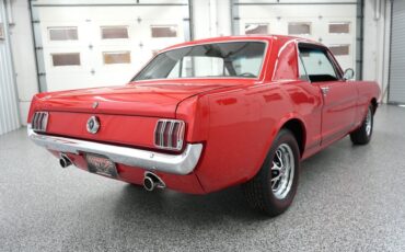 Ford-Mustang-1965-Red-Black-29
