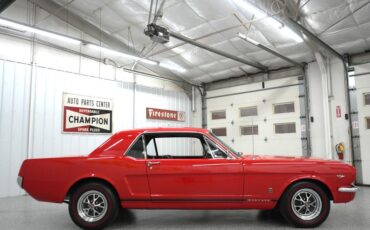 Ford-Mustang-1965-Red-Black-31