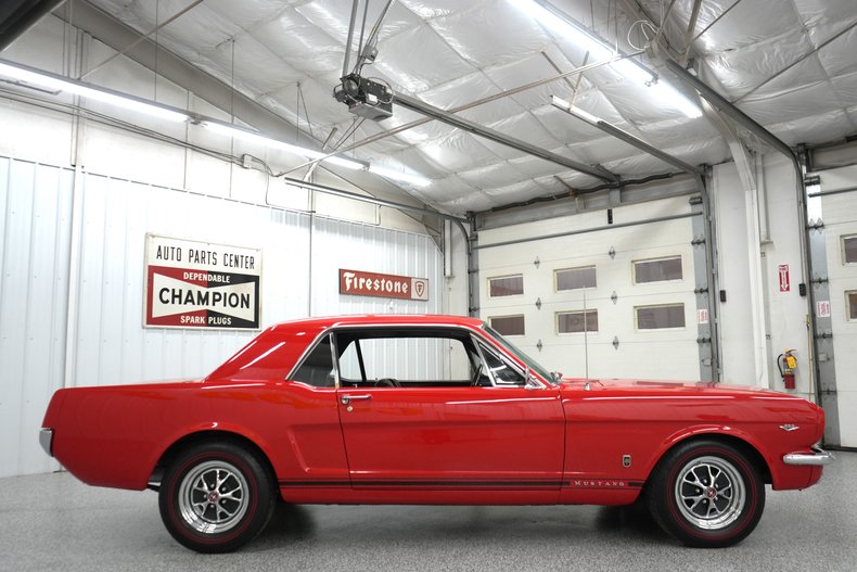 Ford-Mustang-1965-Red-Black-31