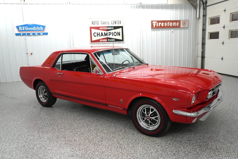 Ford-Mustang-1965-Red-Black-32