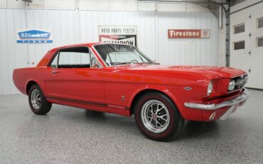 Ford-Mustang-1965-Red-Black-33
