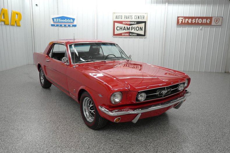 Ford-Mustang-1965-Red-Black-34