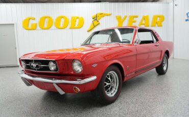 Ford-Mustang-1965-Red-Black